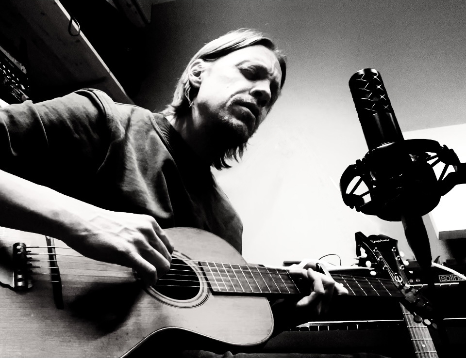 Mikko Saari & the Unfamiliar Roots